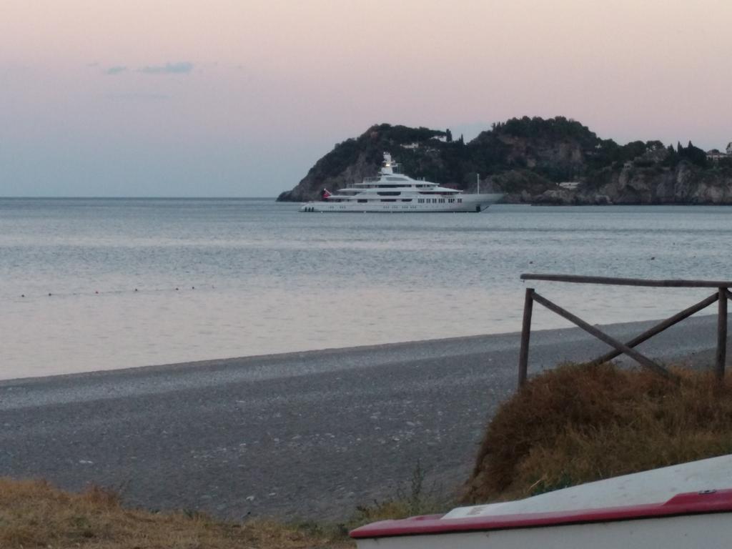 Icaro Διαμέρισμα Letojanni Εξωτερικό φωτογραφία